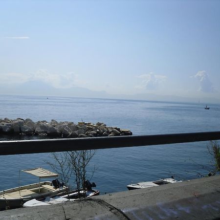 B&B Vesuvio Napoli ภายนอก รูปภาพ